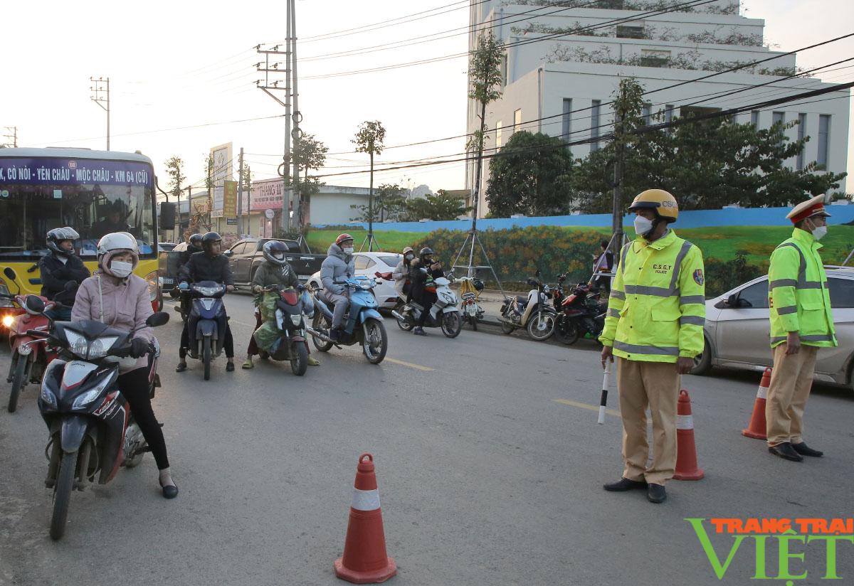 Gần 4.000 vận động viên tham gia giải chạy Marathon ở Mộc Châu - Ảnh 3.