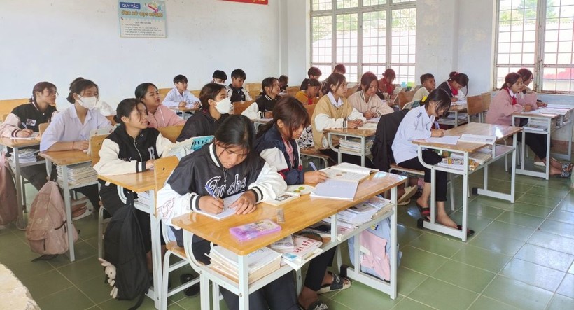 Sóng và máy tính: Tiền đã có, học sinh vẫn phải chờ? - Ảnh 2.