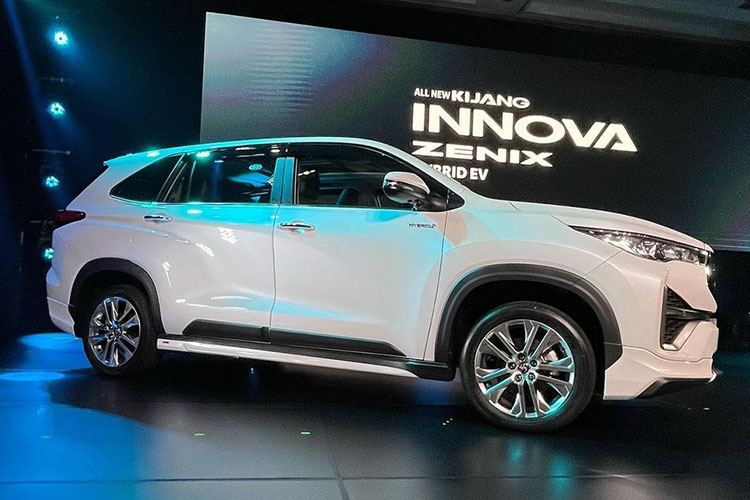 Xác định thời gian Toyota Innova 2023 thế hệ mới bán ở Việt Nam, đại lý nhận đặt cọc - Ảnh 1.