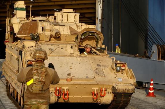 Bradley - xe chiến đấu mà Mỹ chuẩn bị gửi cho Ukraine có gì đặc biệt? - Ảnh 1.