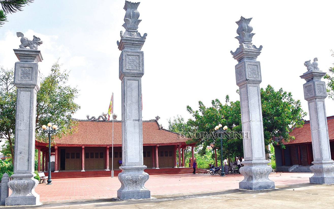 Làm văn đuổi cá sấu trên sông Hồng, tiến sĩ quê Bắc Ninh được vua Trần cho đổi từ họ Nguyễn sang họ Hàn