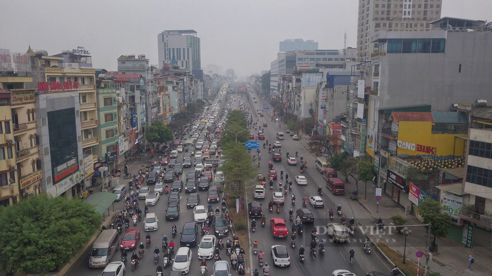 Người dân Hà Nội loay hoay di chuyển khi qua &quot;ngã tư khổ&quot; trong ngày đầu điều chỉnh lần 4 - Ảnh 12.