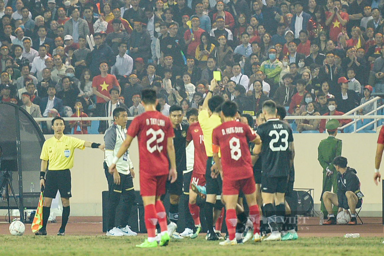 Nhìn lại những tình huống phạm lỗi tại bán kết lượt về AFF Cup 2022 - Ảnh 4.