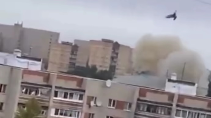 Nhiều vùng ở Nga bị tấn công, các vụ nổ lớn rung chuyển Sochi, Smolensk - Ảnh 2.