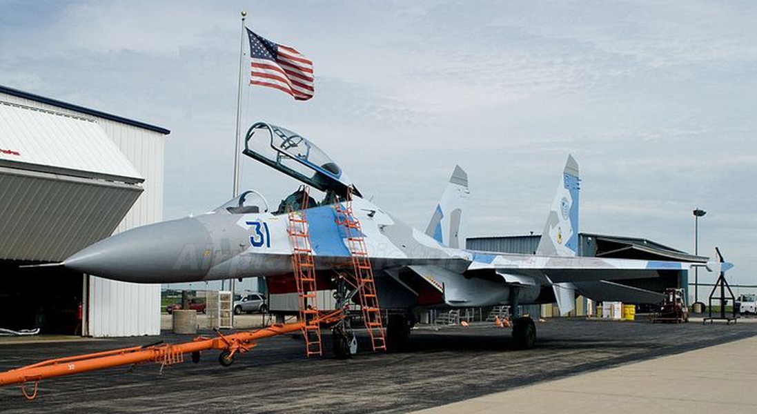 Bí ẩn cặp đôi tiêm kích cực mạnh Su-27UB trên đất Mỹ - Ảnh 3.