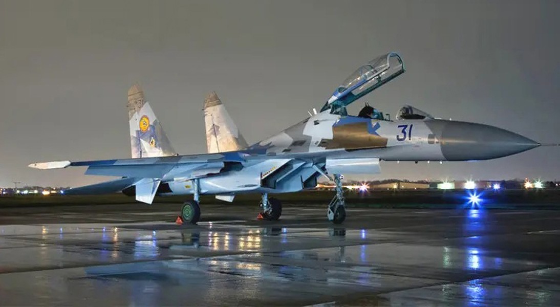 Bí ẩn cặp đôi tiêm kích cực mạnh Su-27UB trên đất Mỹ - Ảnh 4.
