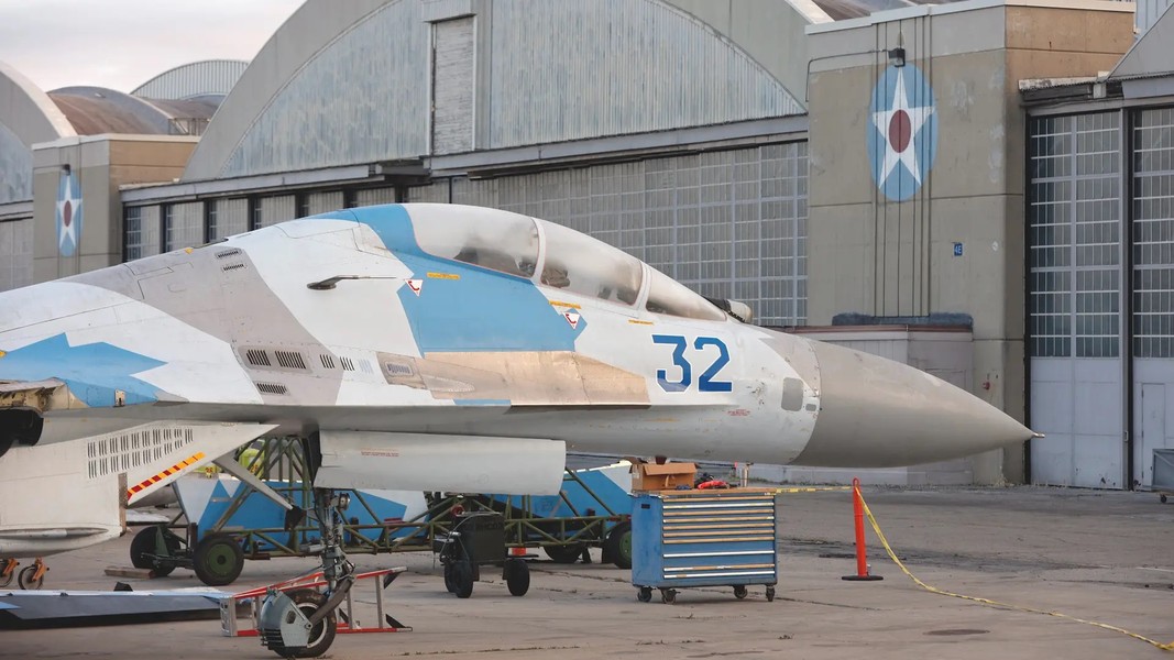 Bí ẩn cặp đôi tiêm kích cực mạnh Su-27UB trên đất Mỹ - Ảnh 6.