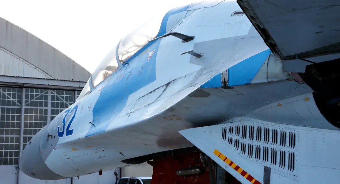 Bí ẩn cặp đôi tiêm kích cực mạnh Su-27UB trên đất Mỹ - Ảnh 7.