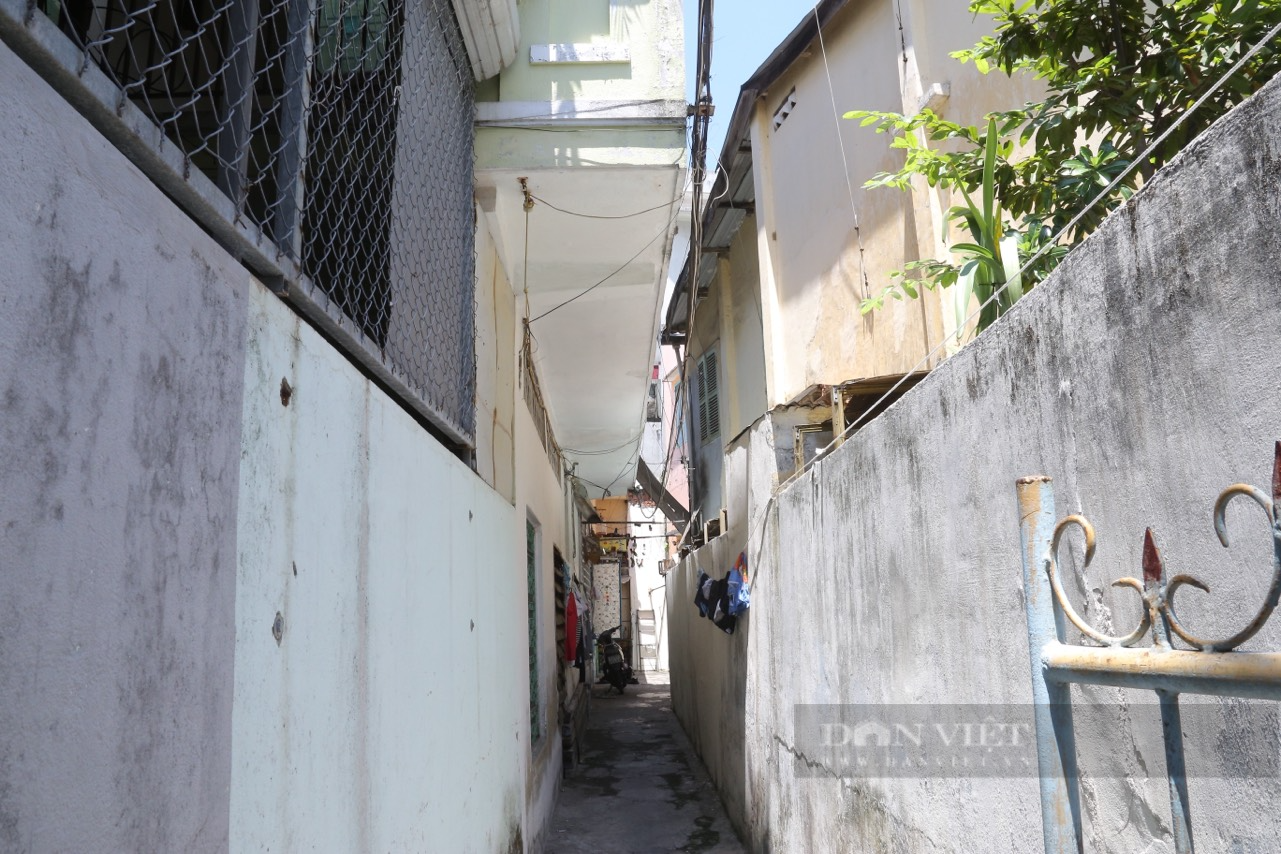 Lo cháy trong kiệt hẻm hẹp, chung cư xuống cấp ở Đà Nẵng - Ảnh 5.