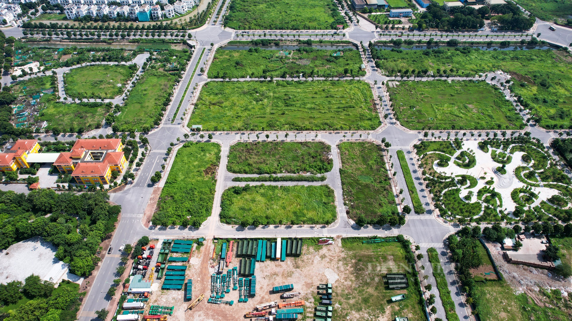 Toàn cảnh khu &quot;đất vàng&quot; Hà Nội sắp đấu giá với giá khởi điểm hơn 2.000 tỷ - Ảnh 2.