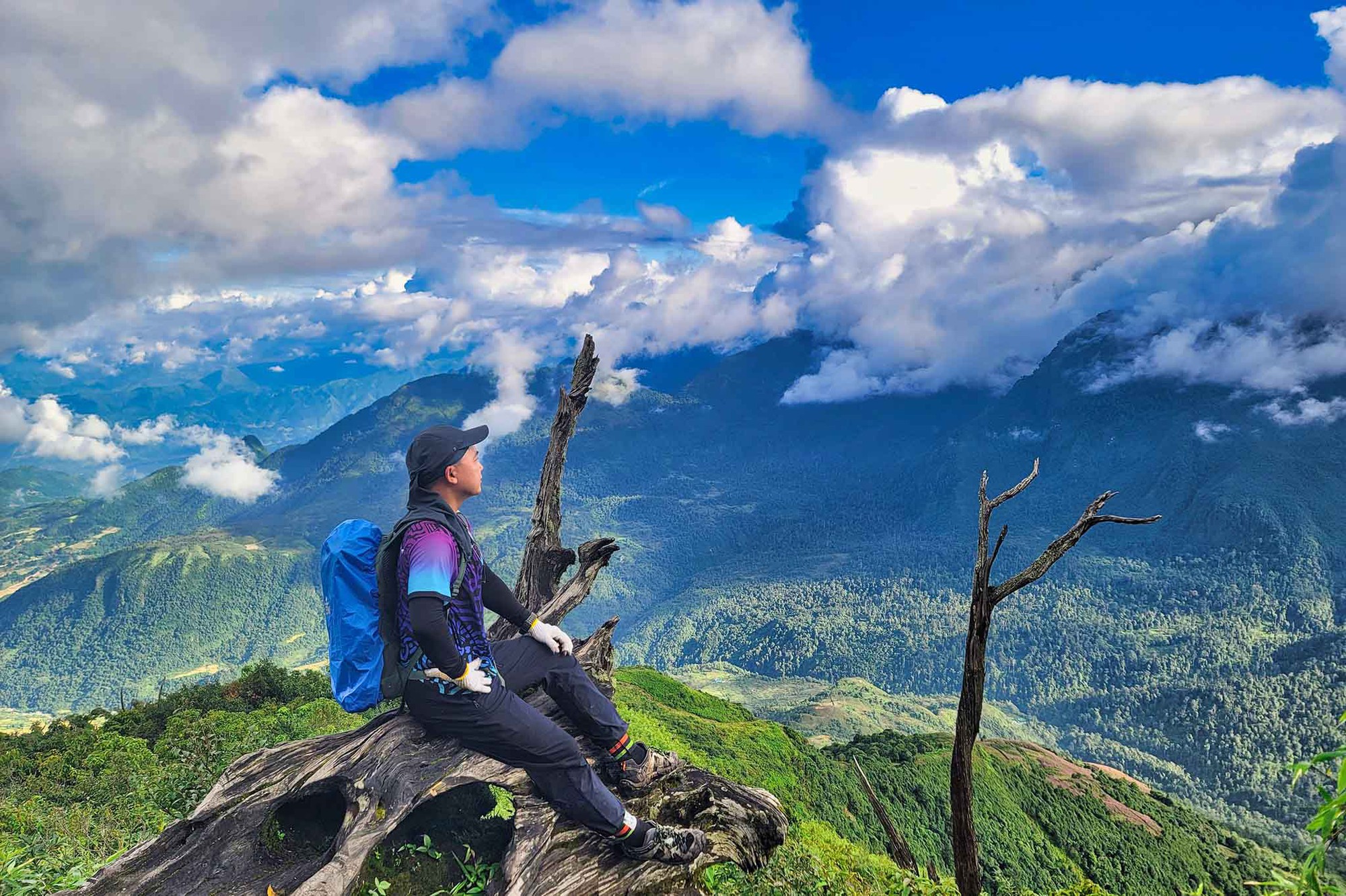 Băng rừng 2 ngày ngắm ‘quỷ núi’, săn hốc đá hình ‘trái tim’ Nhìu Cồ San-một ngọn núi cao ở Lào Cai - Ảnh 8.