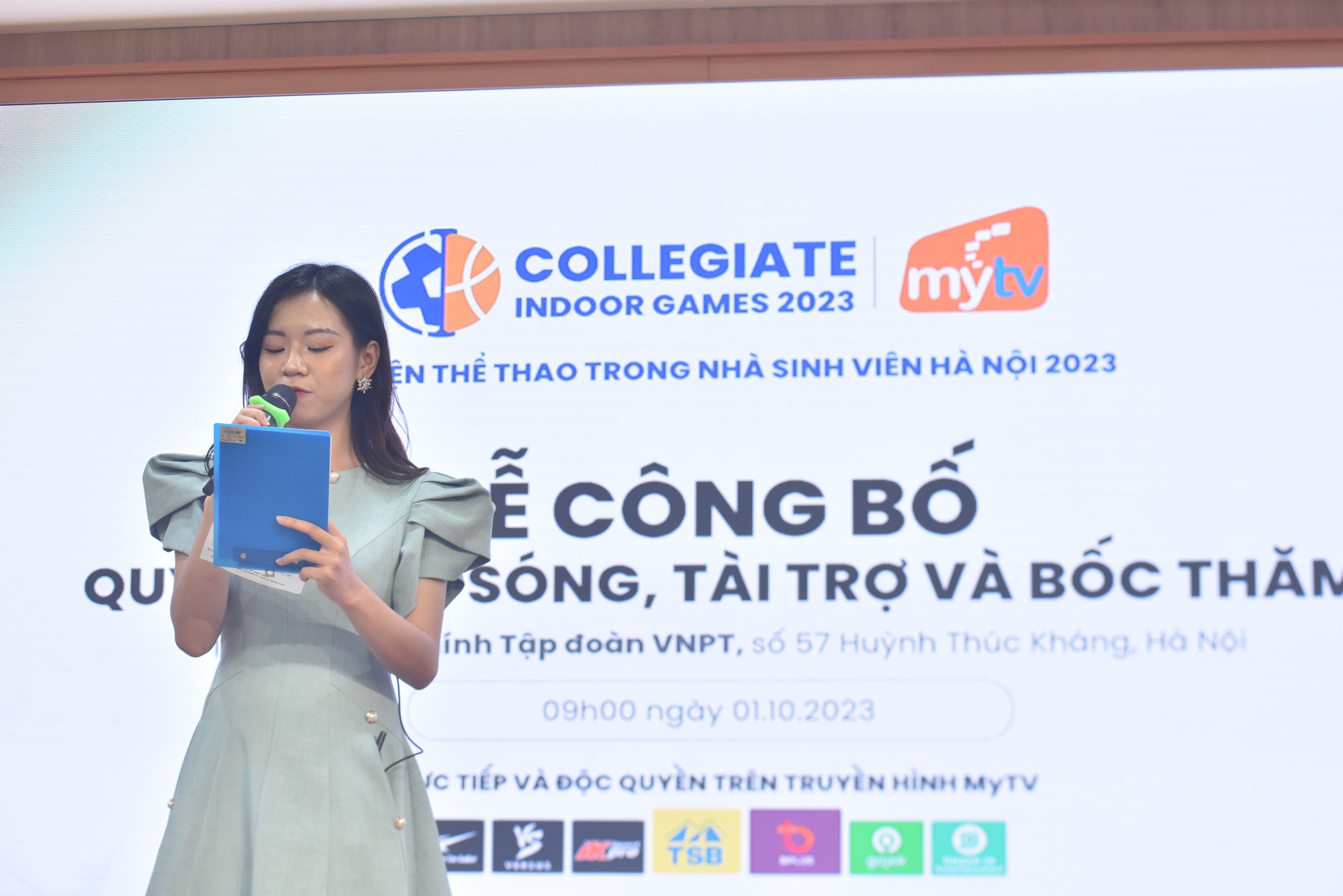 Sôi động ra mắt giải thể thao trong nhà dành cho sinh viên Hà Nội lần thứ nhất - Ảnh 1.