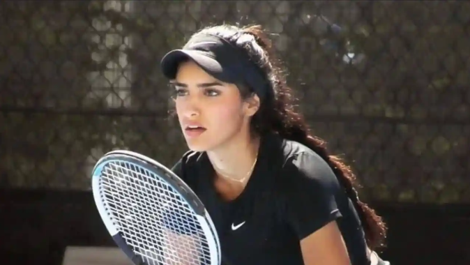 Mỹ nhân tennis của Ả Rập Xê-út tại ASIAD 2023 sở hữu vẻ đẹp “hút hồn&quot; - Ảnh 1.