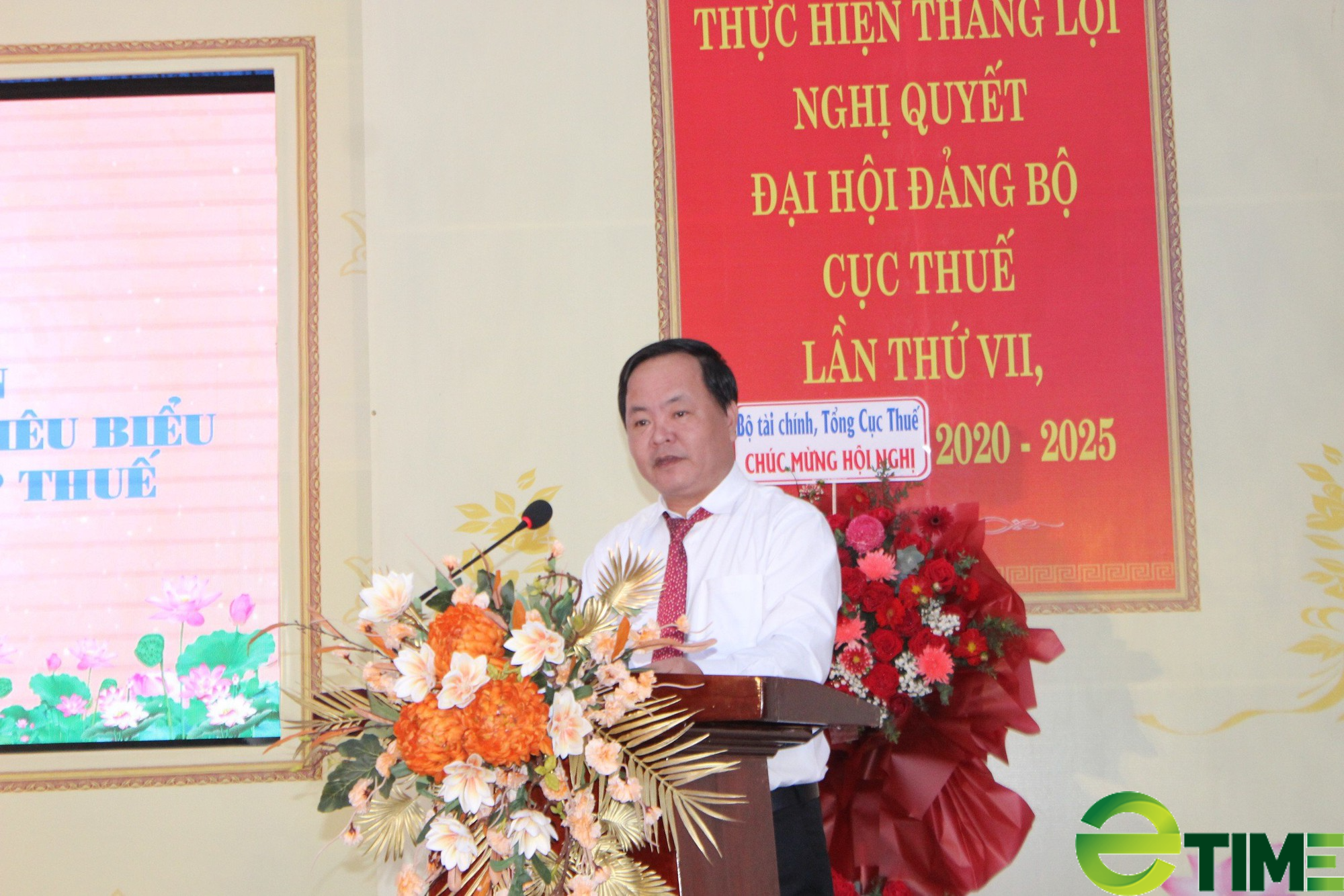 Quảng Nam tôn vinh 50 doanh nghiệp, doanh nhân tiêu biểu năm 2022 - Ảnh 1.