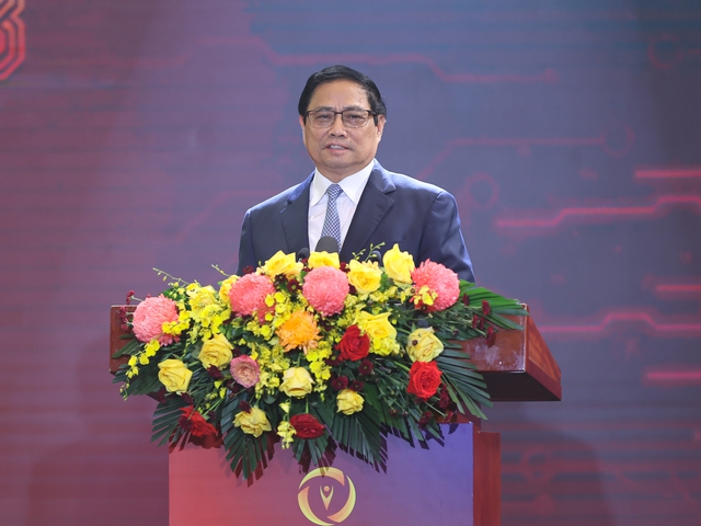 Thủ tướng Phạm Minh Chính: Còn nhiều khó khăn, vướng mắc trong quá trình chuyển đổi số, nhất là dữ liệu số - Ảnh 1.
