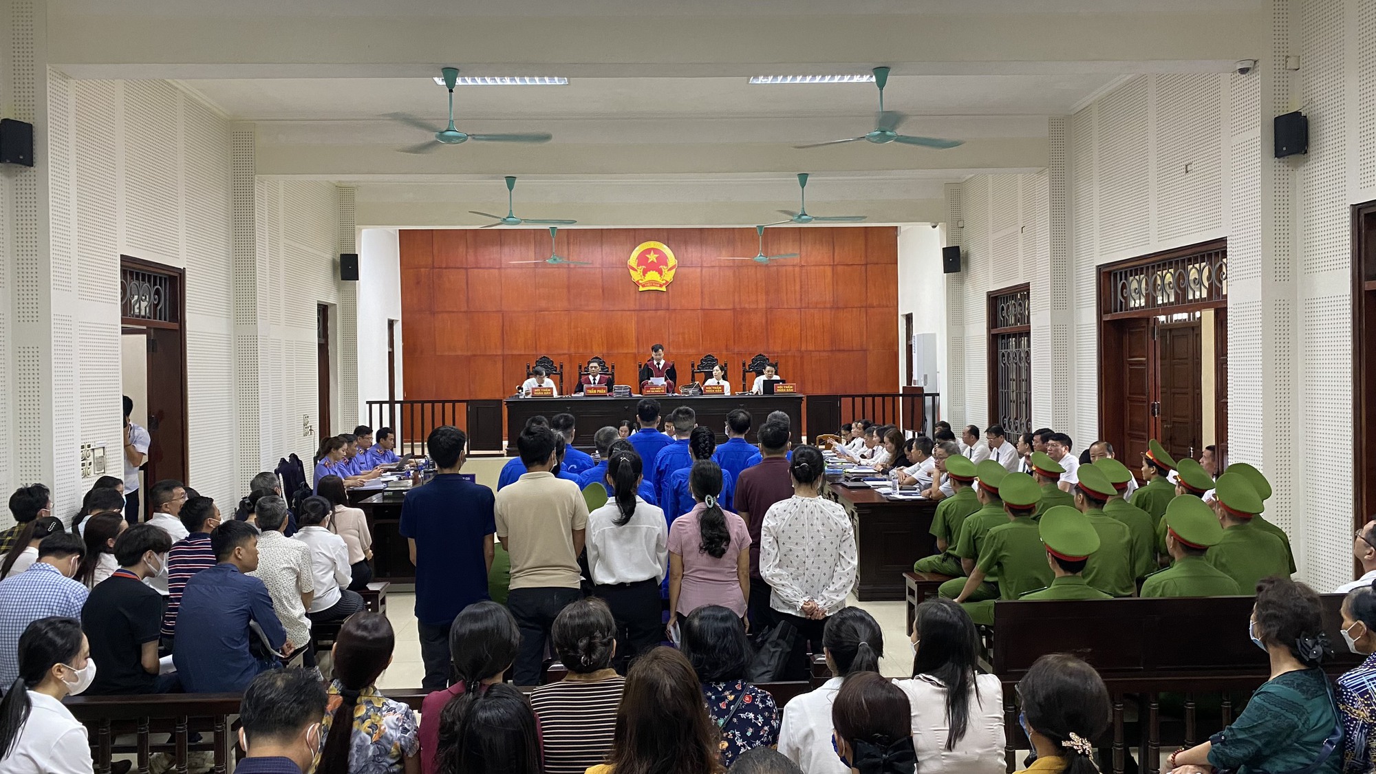 Vụ đưa - nhận hối lộ xảy ra tại Sở GDĐT Quảng Ninh: Bà Vũ Liên Oanh đã nộp lại hơn 10 tỷ đồng - Ảnh 2.