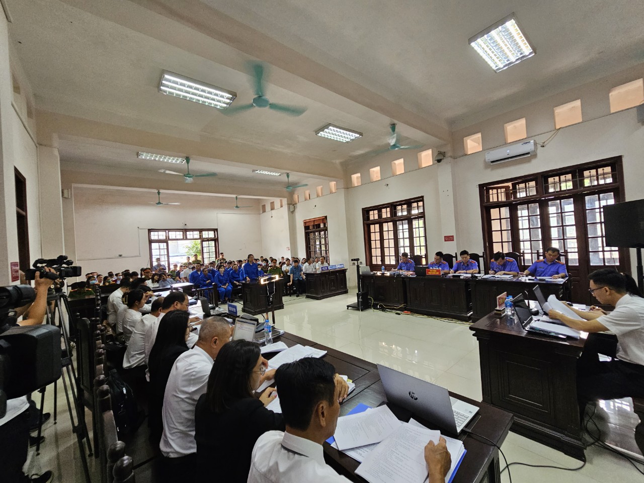 Vụ khai thác than lậu ở Thái Nguyên: Điểm mặt 3 nhóm khách hàng tiêu thụ than khai thác trái phép - Ảnh 1.