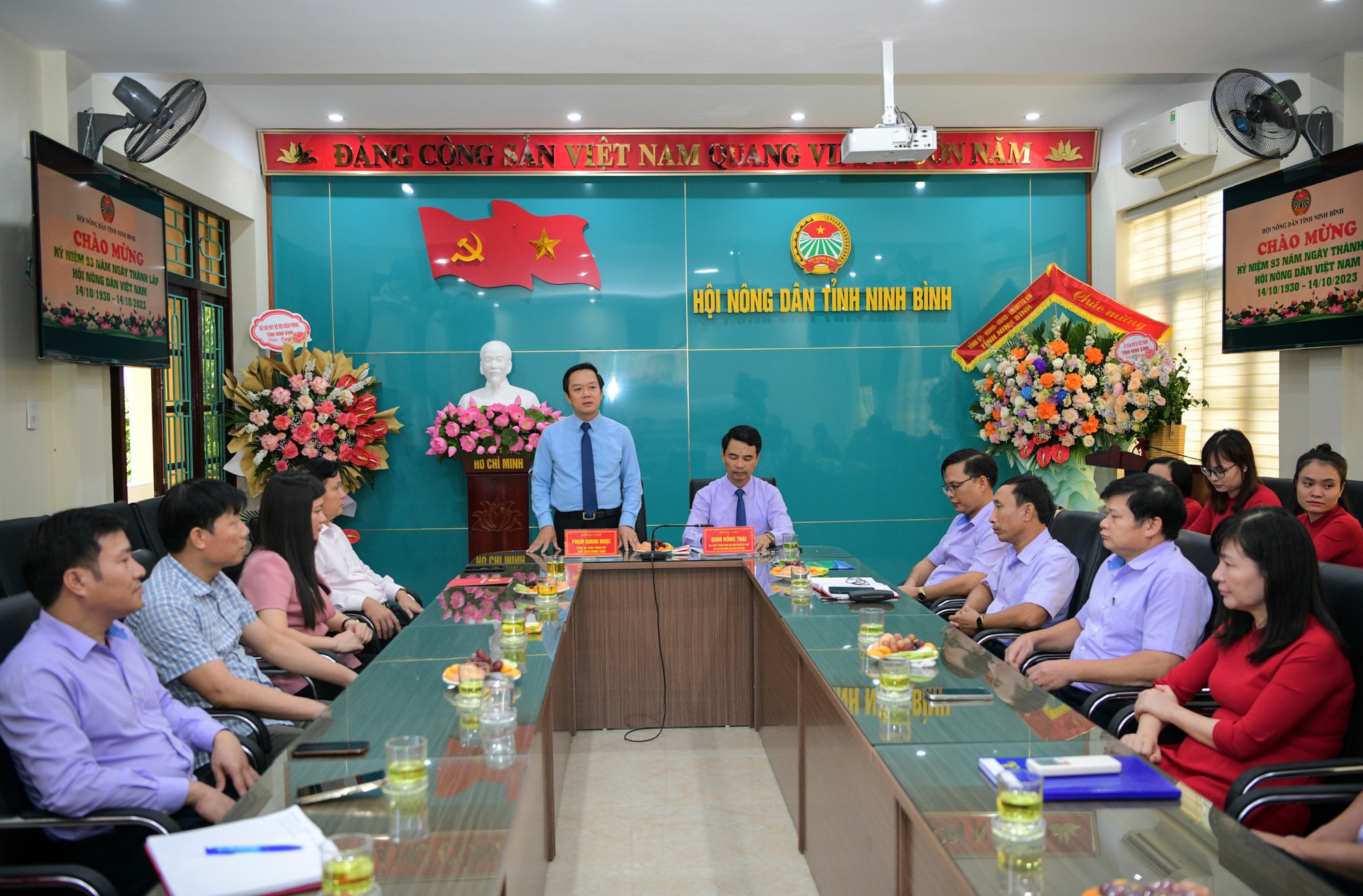 Chủ tịch UBND tỉnh Ninh Bình chúc mừng kỷ niệm 93 năm thành lập Hội NDVN - Ảnh 1.