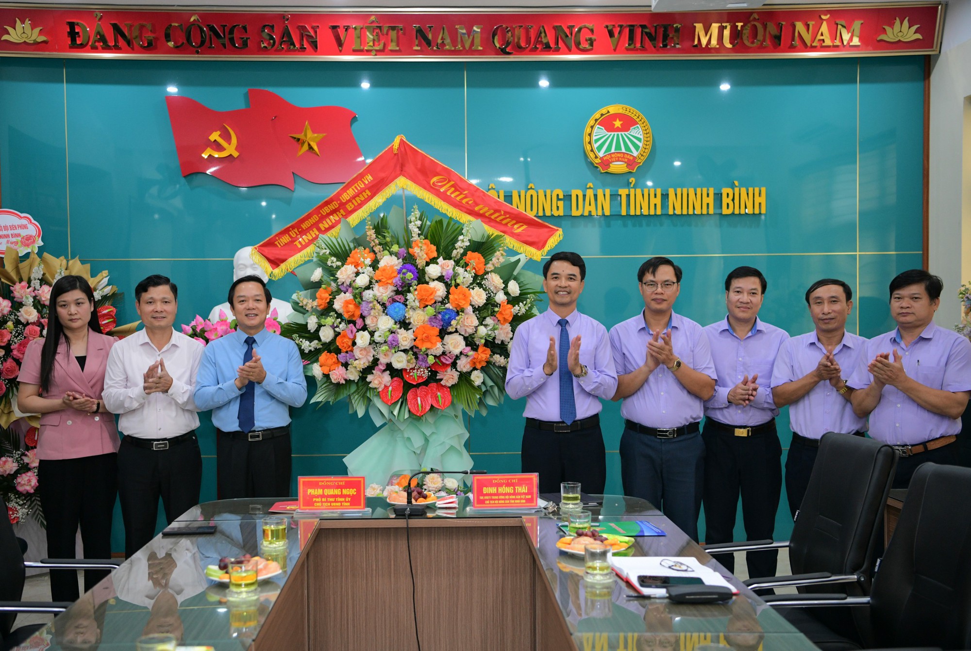 Chủ tịch UBND tỉnh Ninh Bình chúc mừng kỷ niệm 93 năm thành lập Hội NDVN - Ảnh 2.