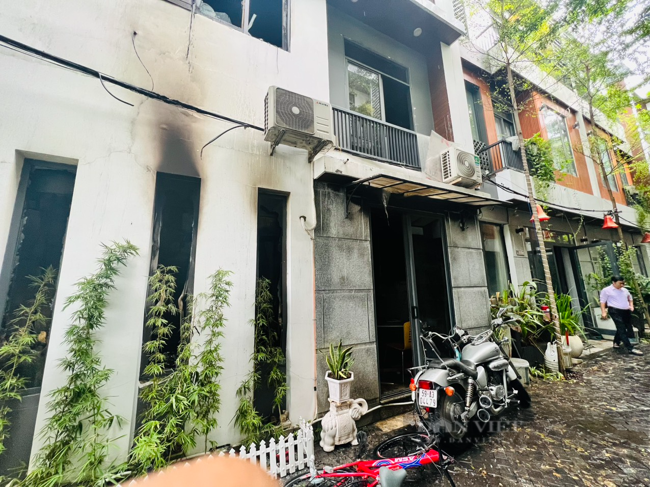 Bên trong căn nhà bị lửa thiêu rụi trong đêm khiến 2 cháu bé tử vong tại Đà Nẵng - Ảnh 2.