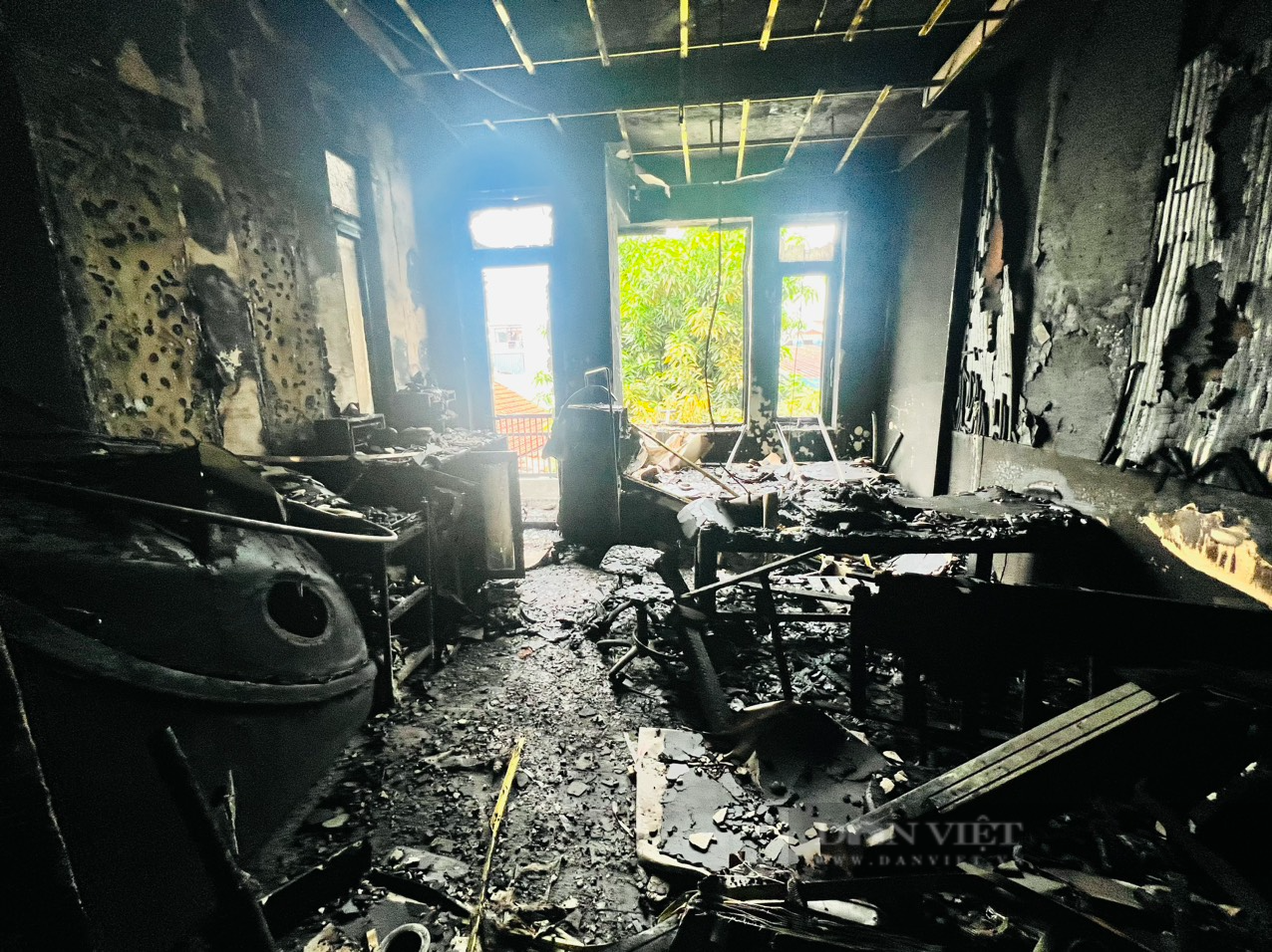 Bên trong căn nhà bị lửa thiêu rụi trong đêm khiến 2 cháu bé tử vong tại Đà Nẵng - Ảnh 6.