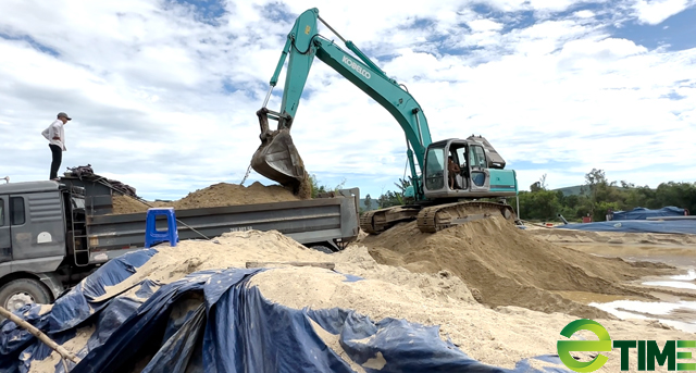 Quảng Ngãi:
Cho phép chủ mỏ cát sử dụng khu đất trống làm bãi trữ, chứa tạm
 - Ảnh 5.