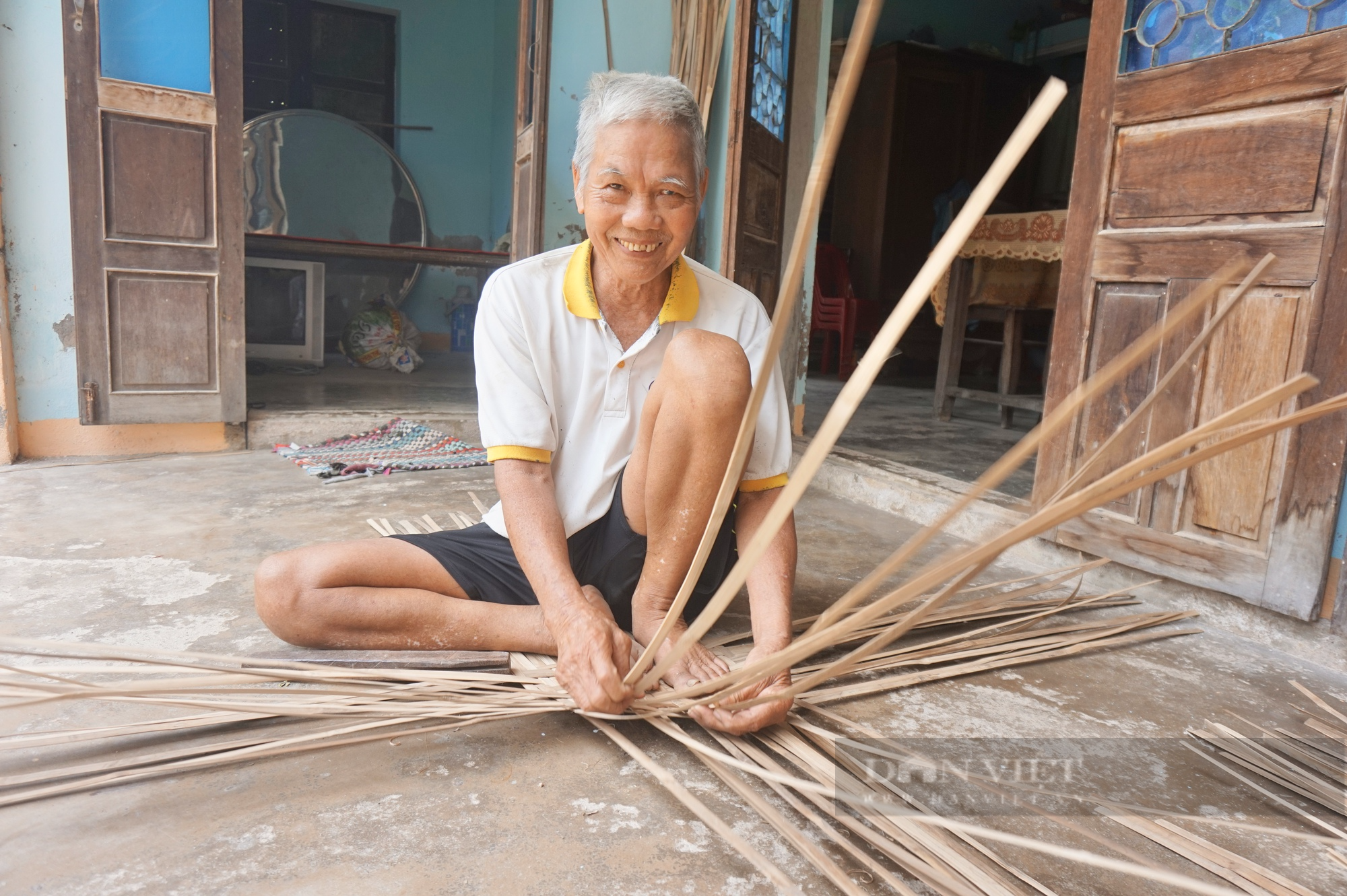 Quảng Nam: Người đan thúng cuối cùng ở làng Trà Nhiêu - Ảnh 2.