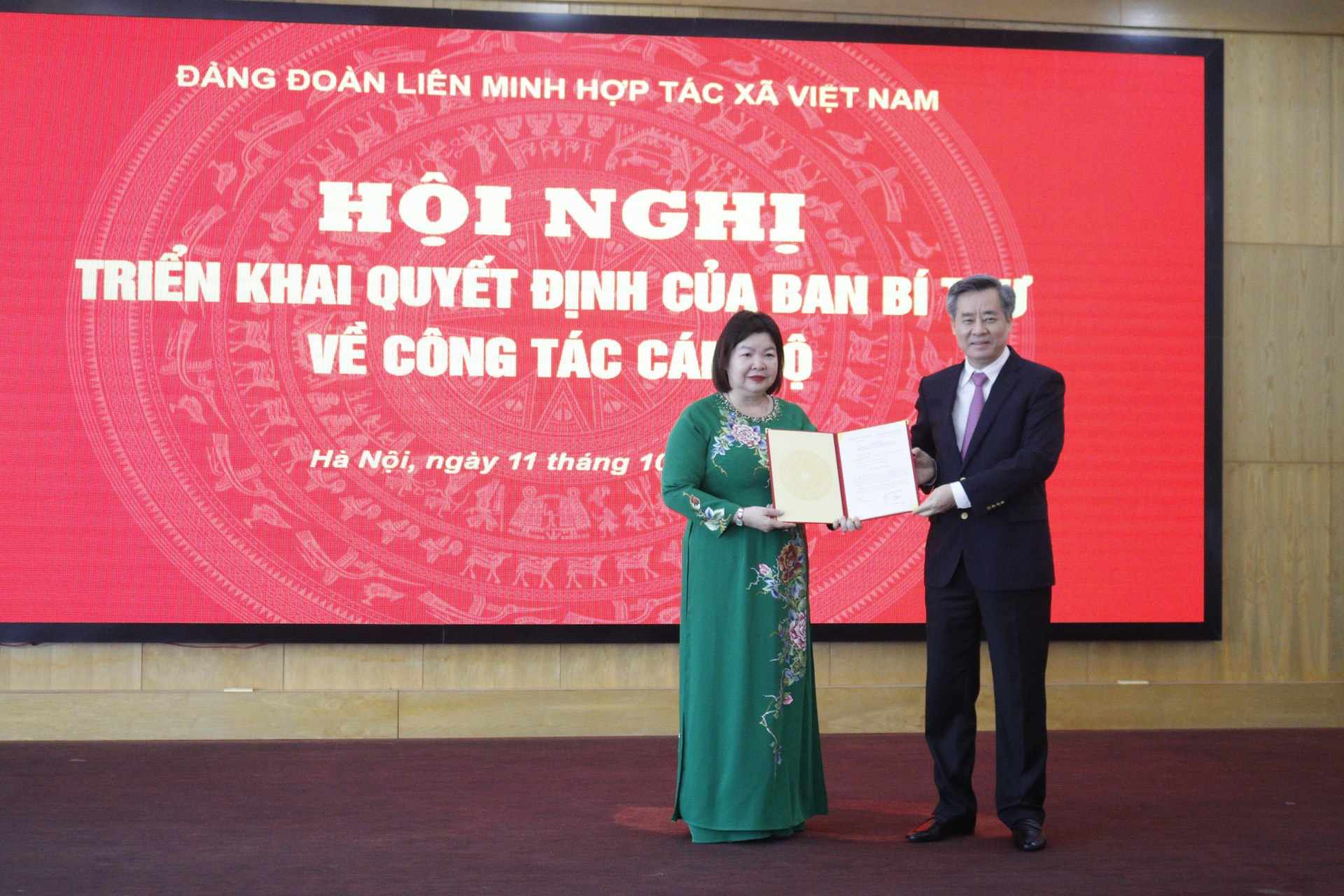 Bà Cao Xuân Thu Vân được Ban Bí thư chỉ định giữ chức Bí thư Đảng đoàn Liên minh Hợp tác xã Việt Nam - Ảnh 1.
