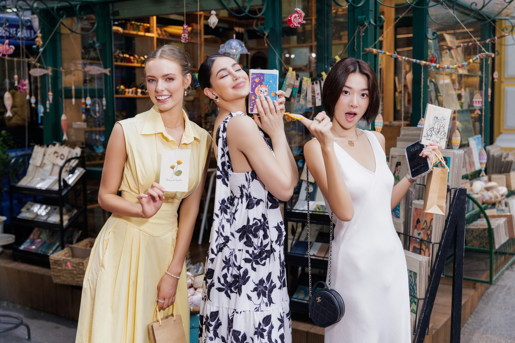 Các người đẹp Miss Earth 2022 thích thú dạo phố và thưởng thức ẩm thực đường phố Sài Gòn - Ảnh 6.