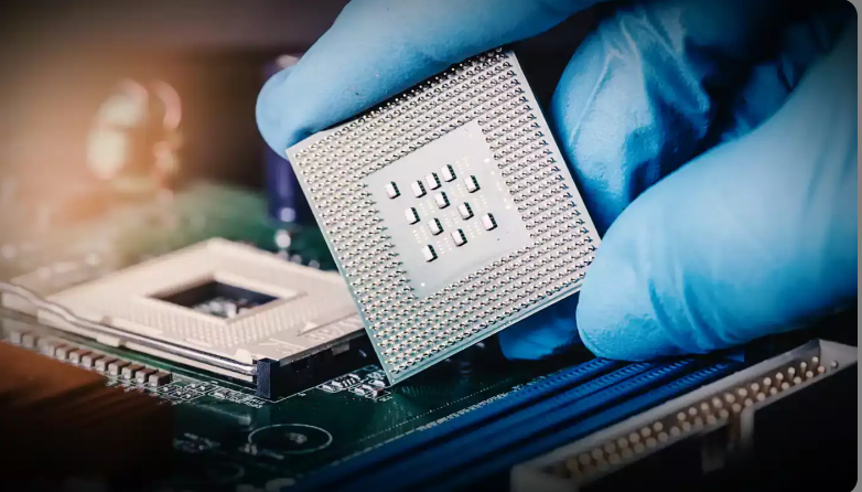 Nhà máy chip bán dẫn tỷ USD của Mỹ tại Việt Nam đi vào sản xuất - Ảnh 2.