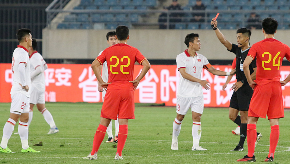 Tin sáng (11/10): Tiến Linh “ra tay”, Quang Hải mất cơ hội ra sân trước ĐT Trung Quốc - Ảnh 1.