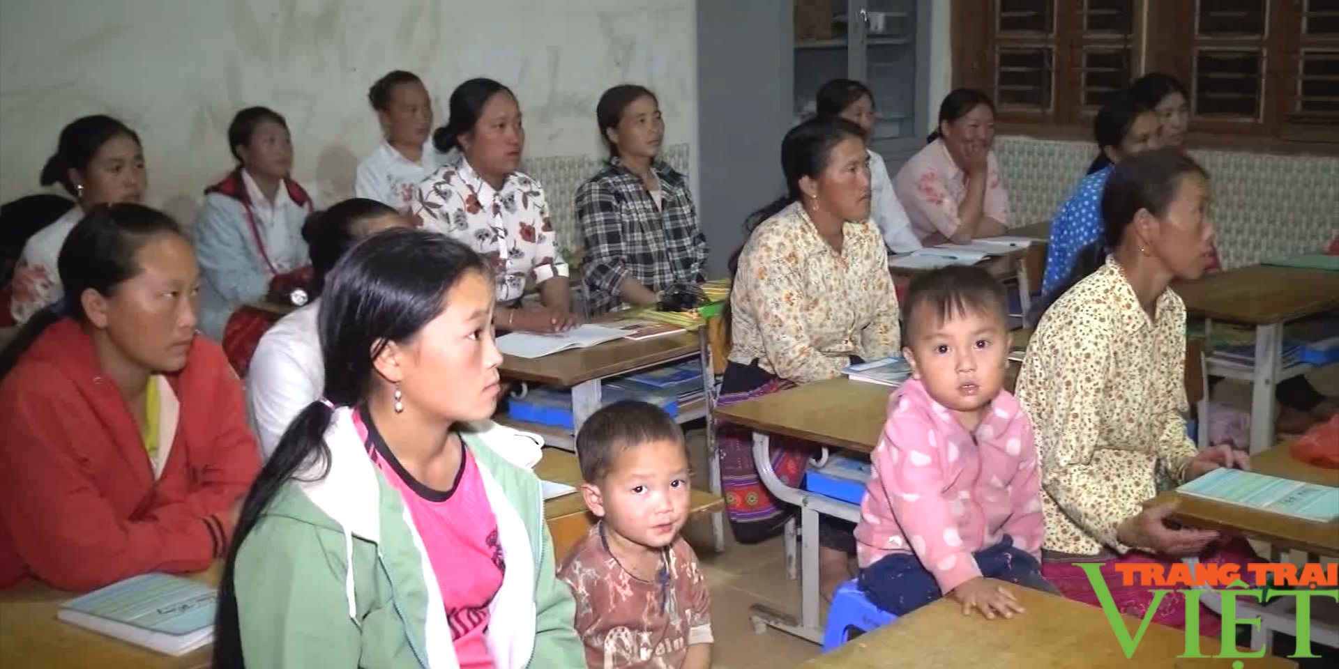 Lớp học xóa mù chữ trên vùng cao Bắc Yên (Sơn La) - Ảnh 5.