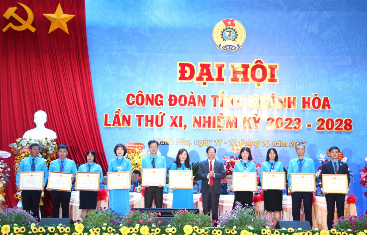 Ông Bùi Hoài Nam tái đắc cử Chủ tịch LĐLĐ Khánh Hòa - Ảnh 2.