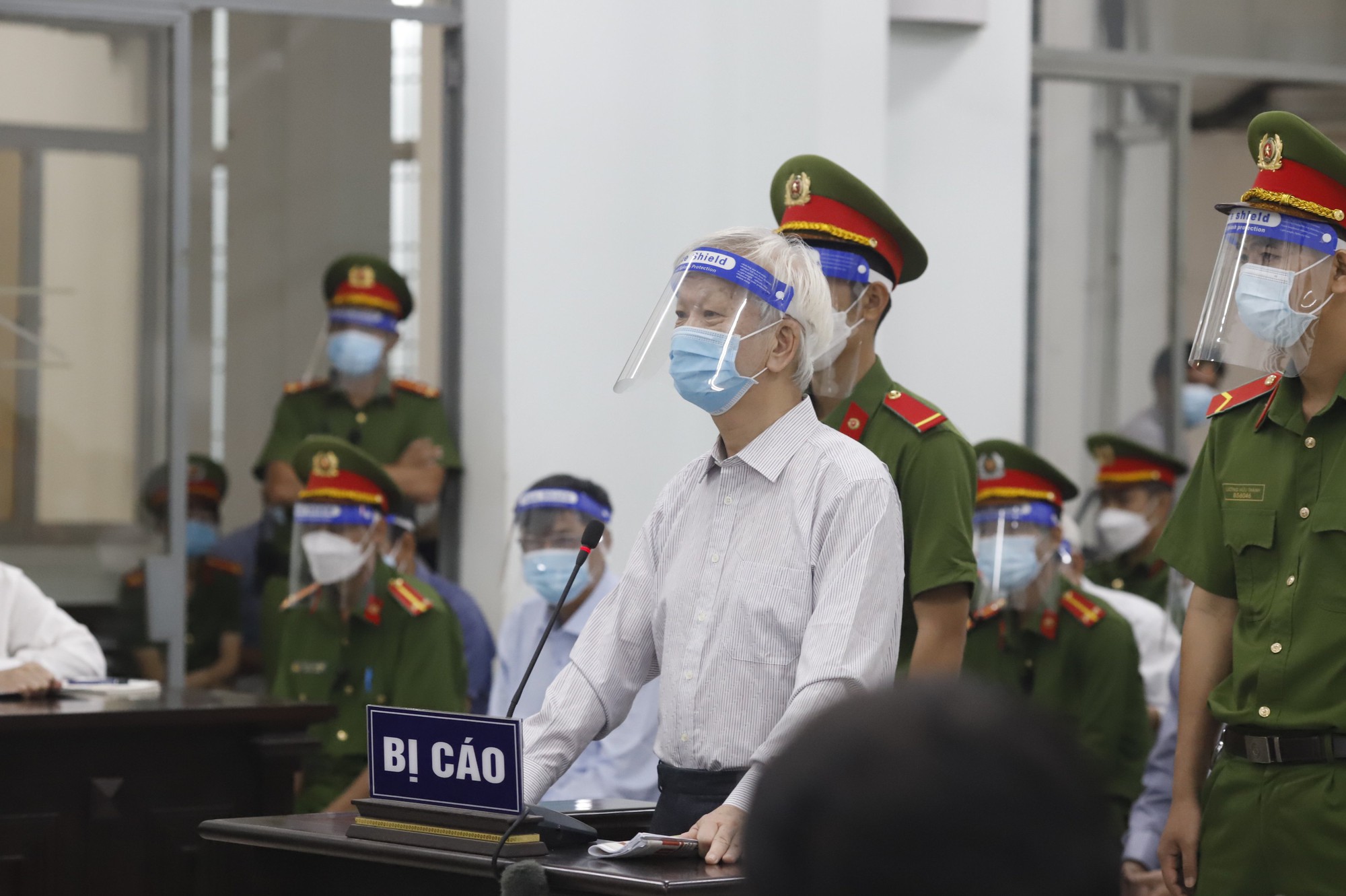2 Cựu lãnh đạo tỉnh Khánh Hòa bị khởi tố vì liên quan đến dự án Mường Thanh Viễn Triều - Ảnh 1.