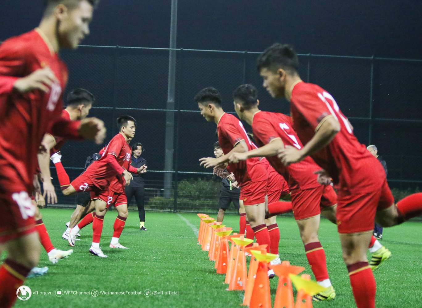 Các cầu thủ ĐT Việt Nam tích cực tập luyện trước trận đấu với Uzbekistan - Ảnh 3.