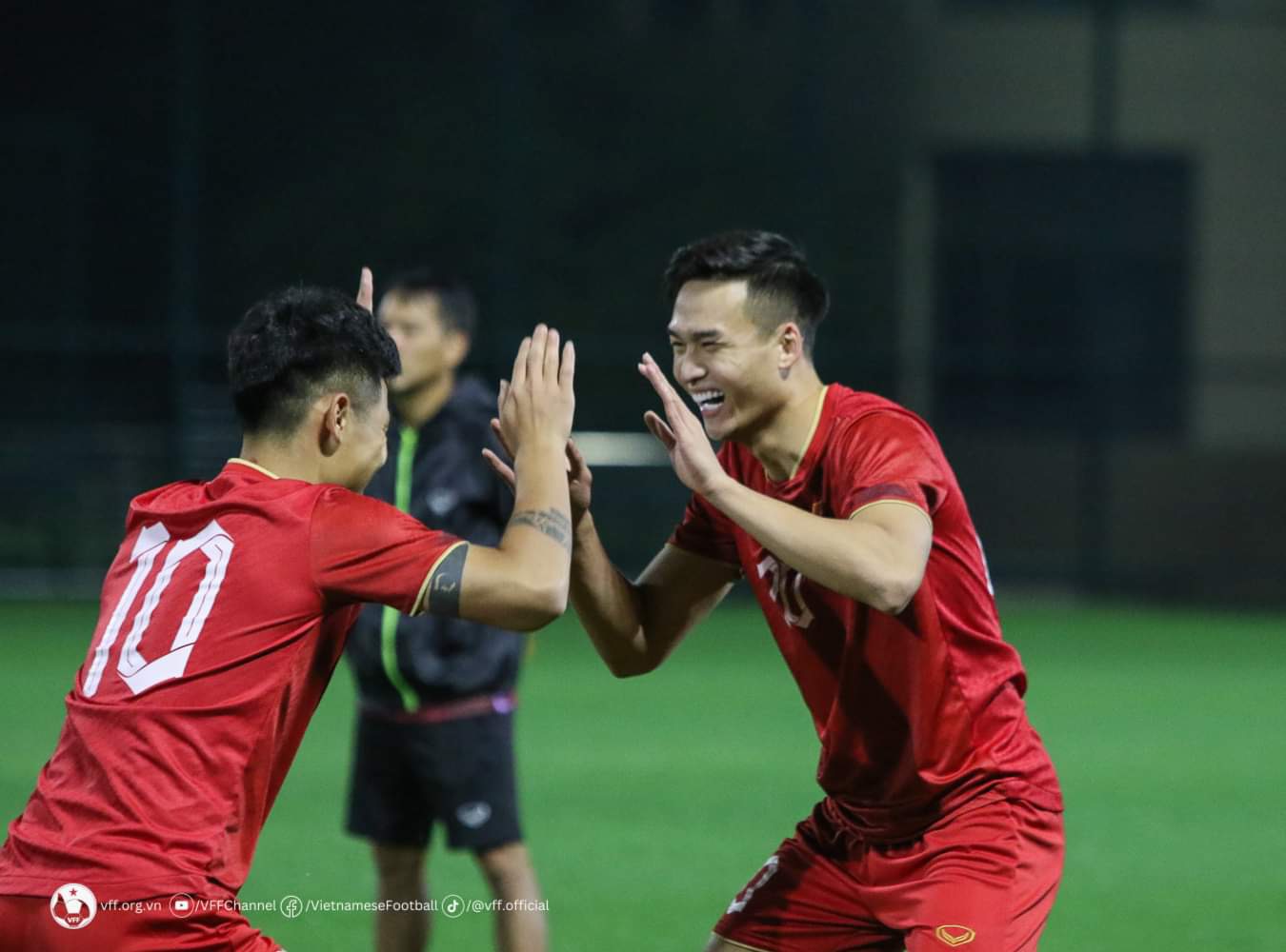 Các cầu thủ ĐT Việt Nam tích cực tập luyện trước trận đấu với Uzbekistan - Ảnh 5.