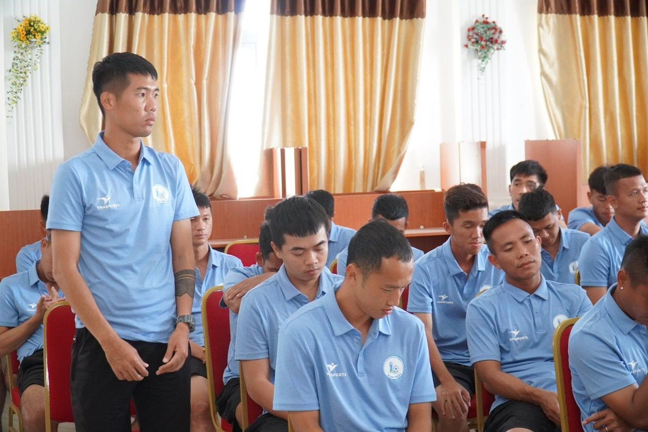 Không cầu thủ bóng đá nào đến dự cuộc để làm rõ đơn tố cáo nặc danh do Sở VHTT&DL tỉnh Bình Thuận tổ chức - Ảnh 1.