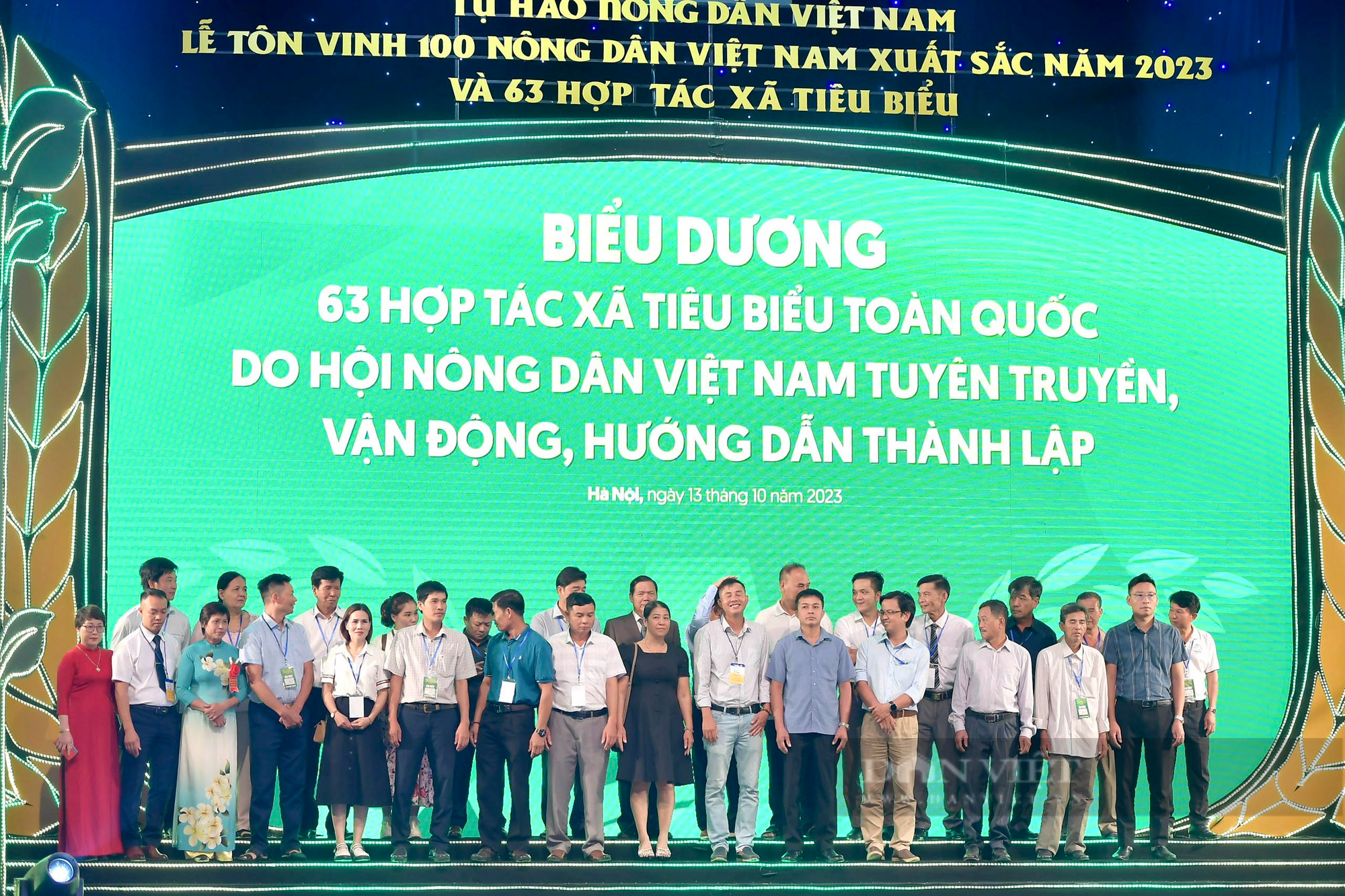 Cận cảnh buổi tổng duyệt Lễ tôn vinh 100 nông dân xuất sắc và 63 HTX Việt Nam tiêu biểu năm 2023 - Ảnh 7.
