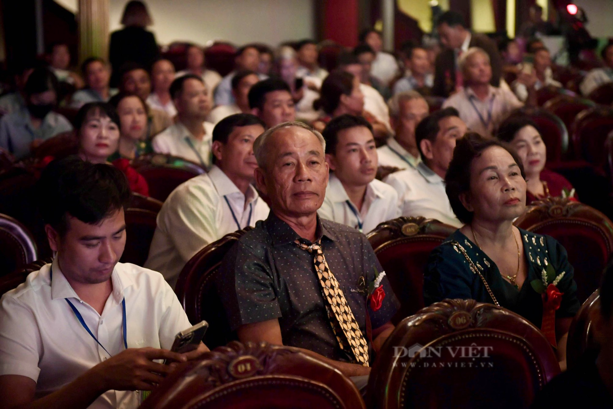 Cận cảnh buổi tổng duyệt Lễ tôn vinh 100 nông dân xuất sắc và 63 HTX Việt Nam tiêu biểu năm 2023 - Ảnh 8.