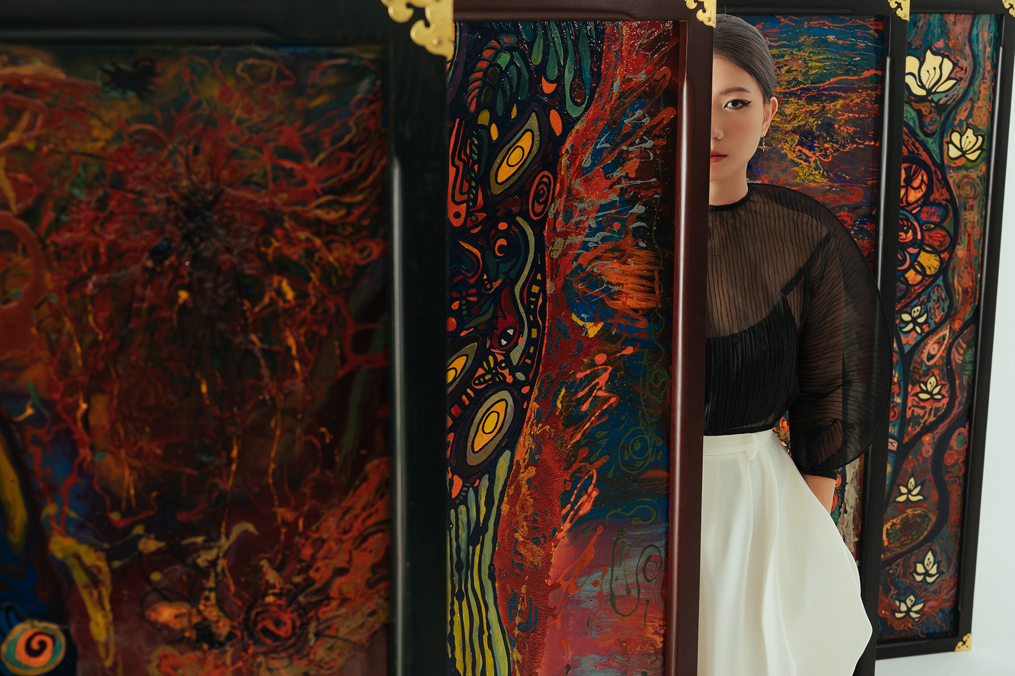 Chuyện con gái nghệ sĩ Đào Anh Khánh trở về từ cõi chết và &quot;hiện thân&quot; với những bức tranh lạ - Ảnh 3.