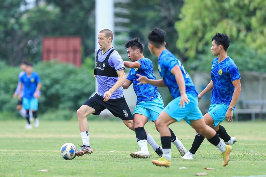 Chiêu mộ ngoại binh &quot;khủng&quot;, CLB Hà Nội khẳng định &quot;ADN&quot; vô địch V.League - Ảnh 4.