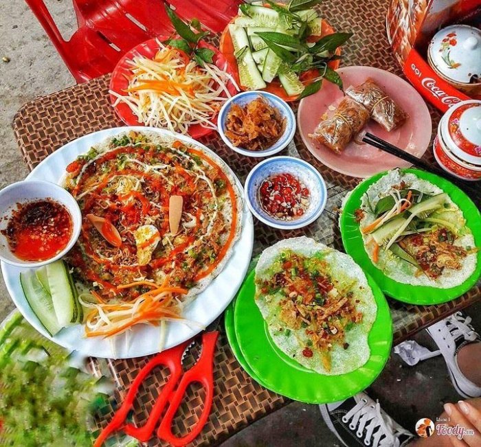 Nổi tiếng thiên đường ăn vặt, du khách đến Huế nên đến những khu ẩm thực này - Ảnh 7.