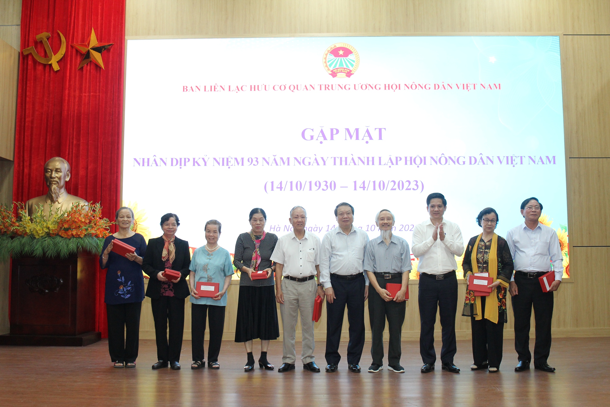 Trung ương Hội Nông dân Việt Nam gặp mặt cán bộ hưu trí nhân dịp kỷ niệm 93 năm ngày thành lập Hội NDVN - Ảnh 2.