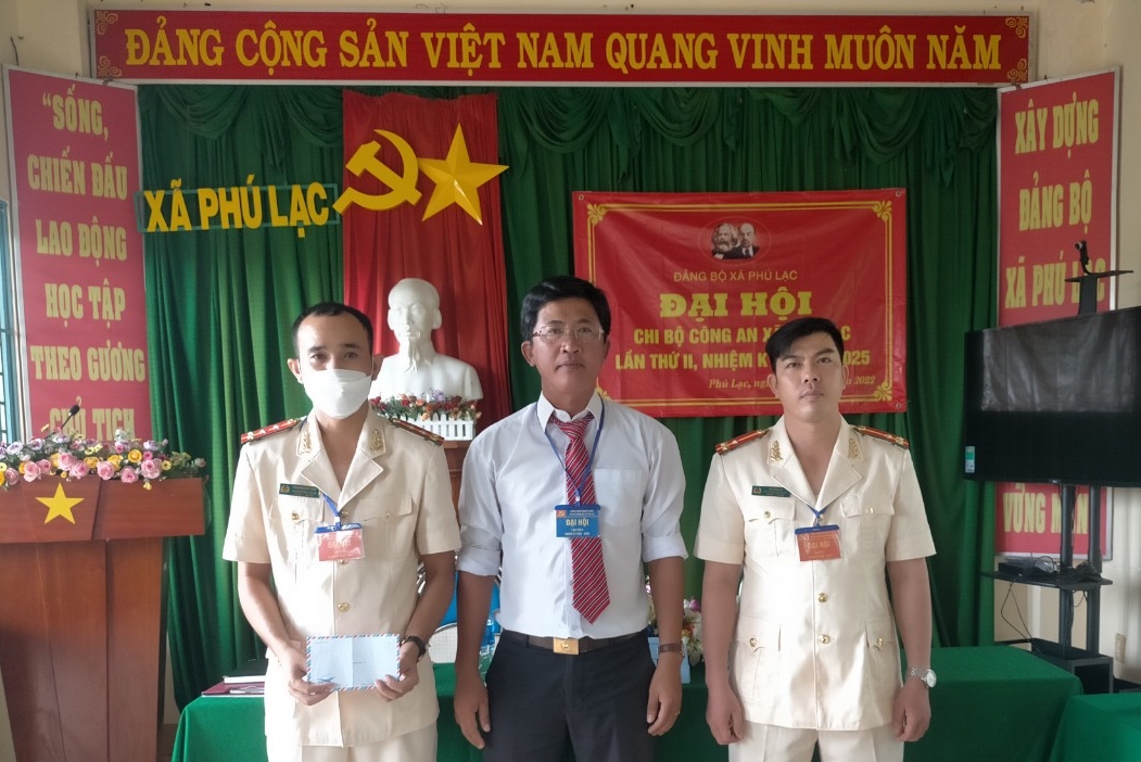 &quot;Giữ trọn lời thề đảng viên&quot;: Hai vị chủ tịch xã người Chăm hứa làm những gì cho quê hương?    - Ảnh 1.