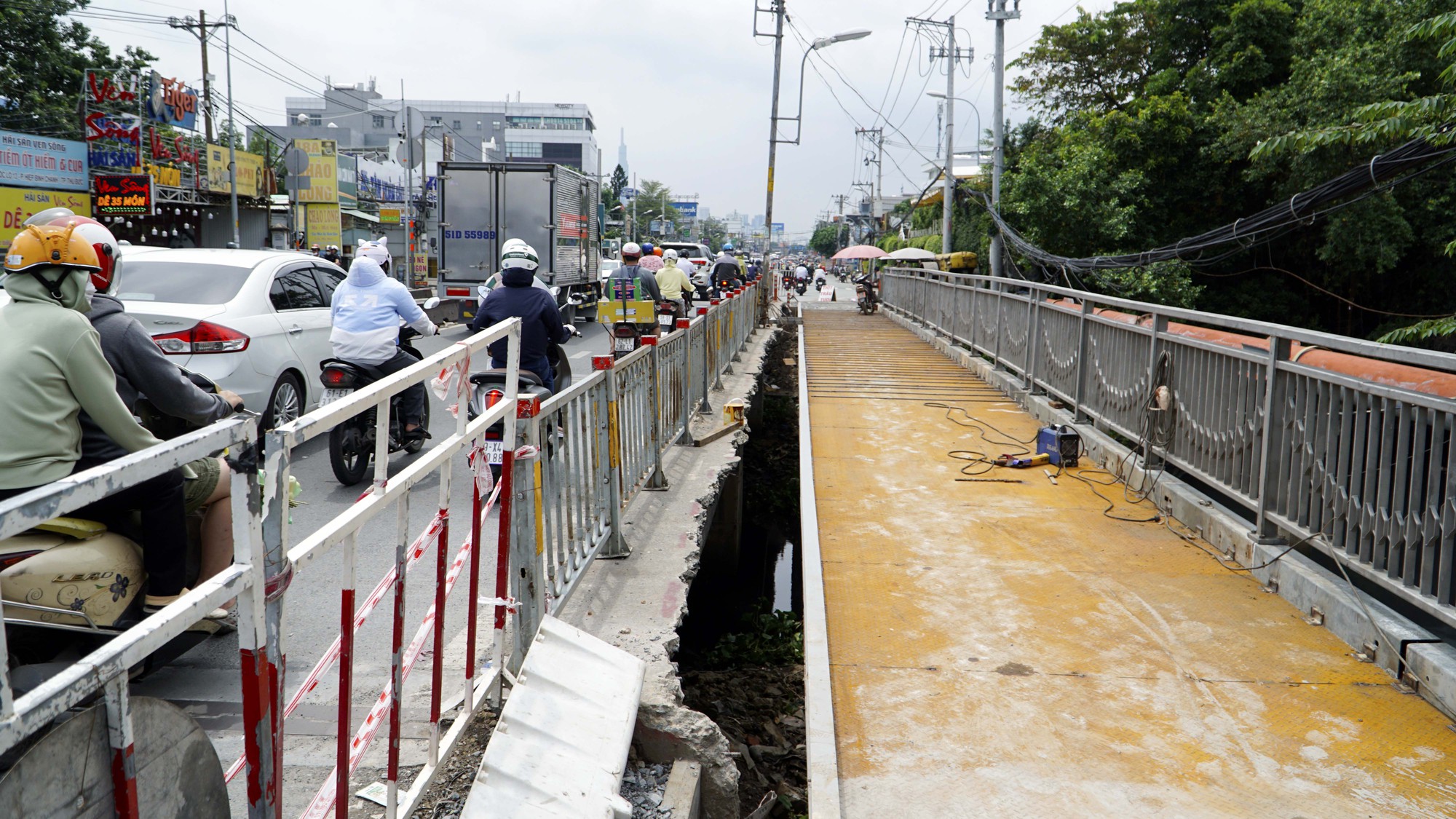 TP.HCM mở rộng cầu ông Dầu, giảm tải tình trạng kẹt xe ở cửa ngõ - Ảnh 1.