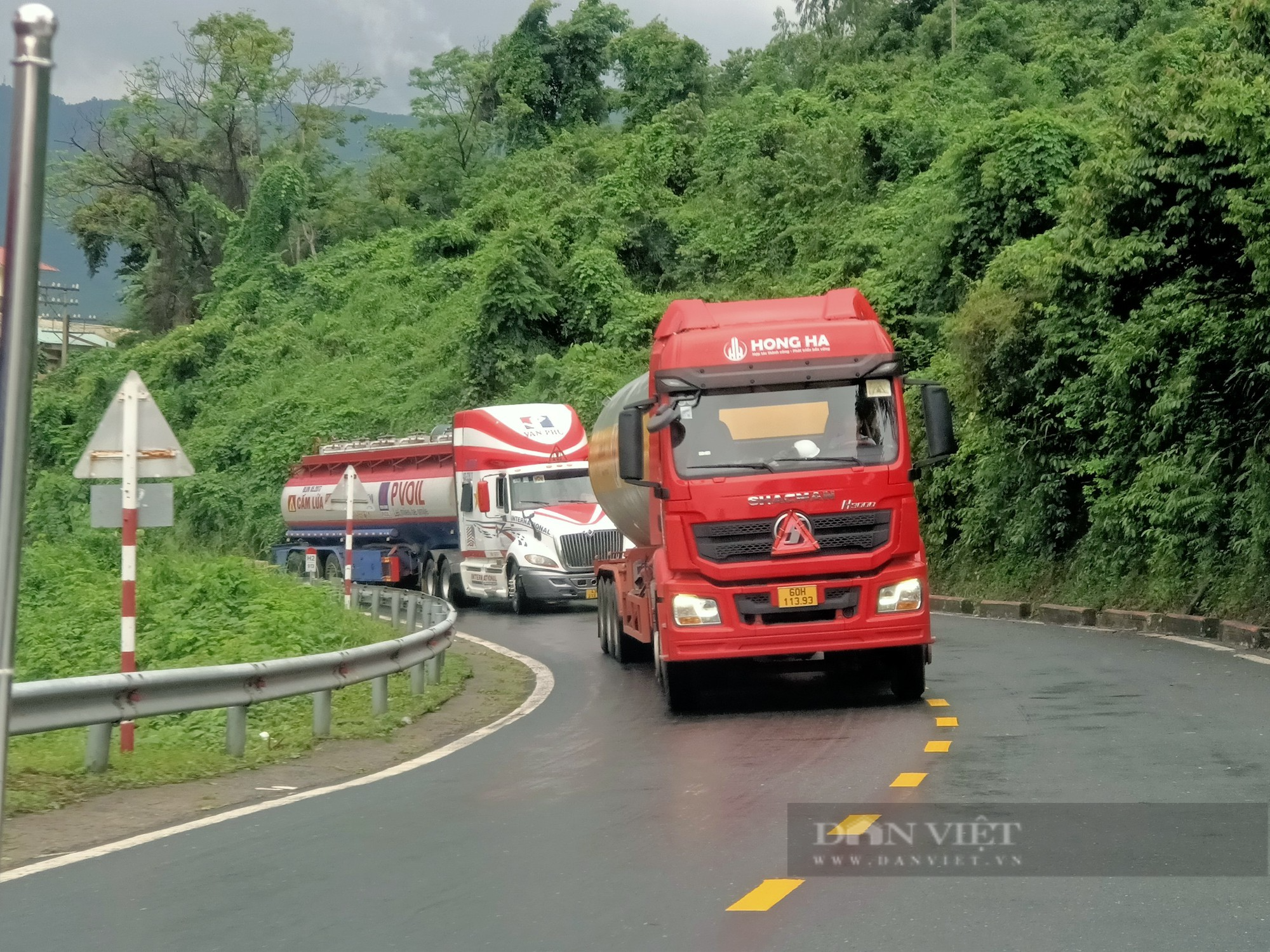 Nhiều khu vực tại Đà Nẵng vẫn ngập sâu - Ảnh 5.