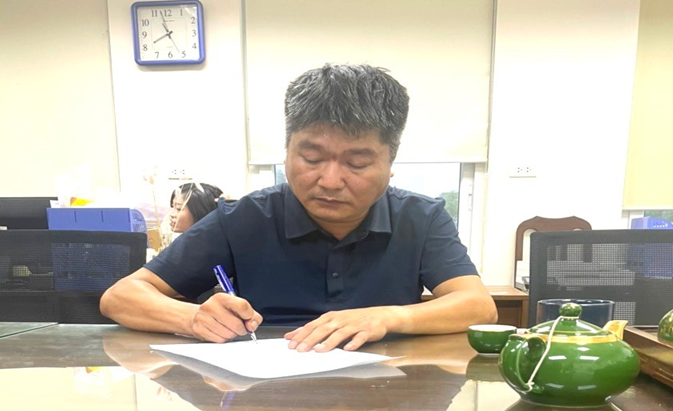 Hà Nội: Phó Chủ tịch phường Xuân Đỉnh bị bắt vì sai phạm khi ở chức vụ khác - Ảnh 1.