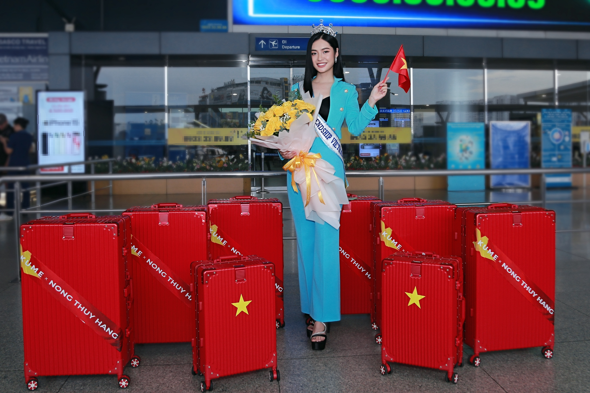 Nông Thúy Hằng mang hơn 70kg hành lý đi thi Hoa hậu Hữu nghị Quốc tế 2023 có gì đặc biệt? - Ảnh 3.