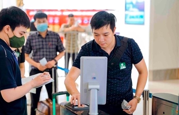 Các sân bay Việt Nam đồng loạt dùng sinh trắc học cho thủ tục bay từ tháng 11 - Ảnh 1.