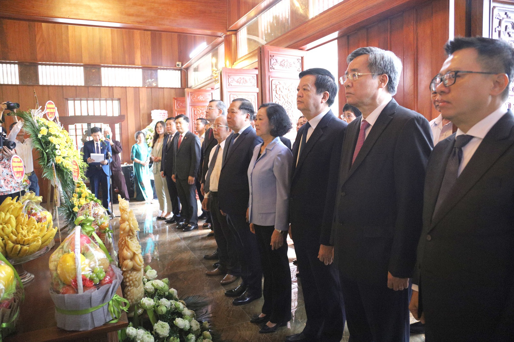 Hòa Bình: Khánh thành di tích Bác Hồ về thăm Tập đoàn sản xuất Chí Hòa - Ảnh 2.